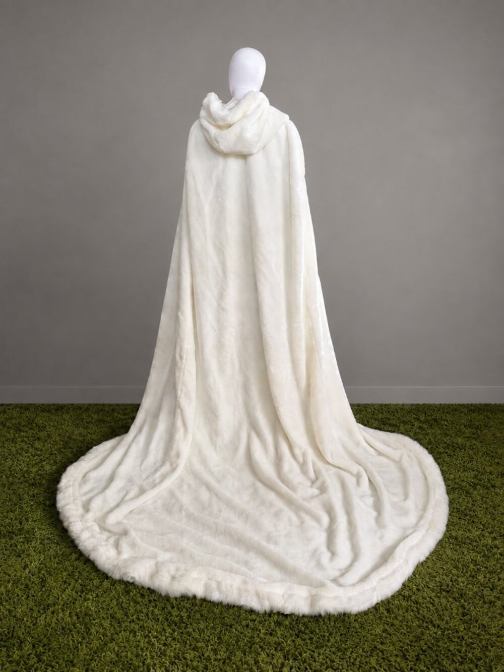 LUX Ivory Faux Fur Hooded Cape Cloak Extra Long Costume Cosplay or Bridal - Picture 3 of 15